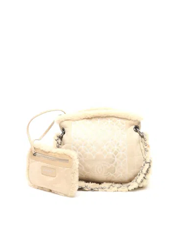Pre-owned Chanel Cc Mounton Shearling Bag In Sand