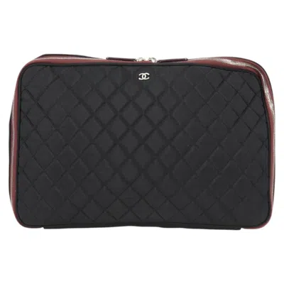 Pre-owned Chanel Cc Nylon Clutch Bag () In Black