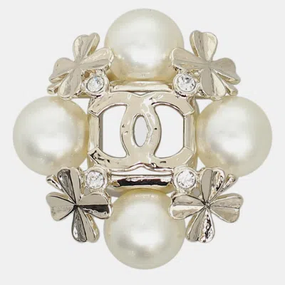 Pre-owned Chanel Cc Pearl Embellished Flower Brooch