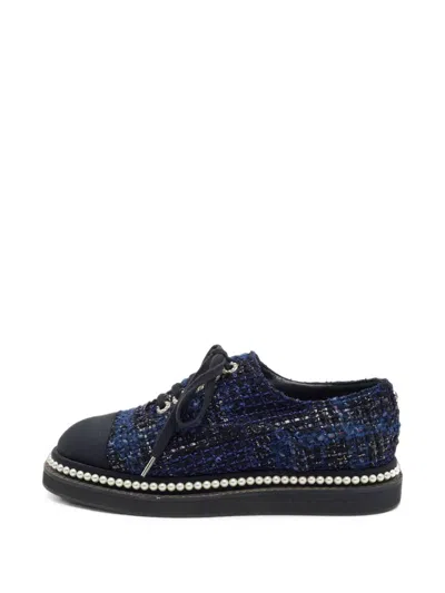 Pre-owned Chanel Cc Pearl-embellished Sneakers In Blue