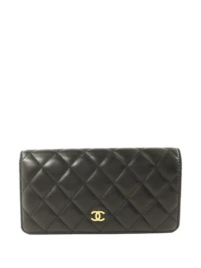 Pre-owned Chanel Cc Quilted Bifold Wallet In Black