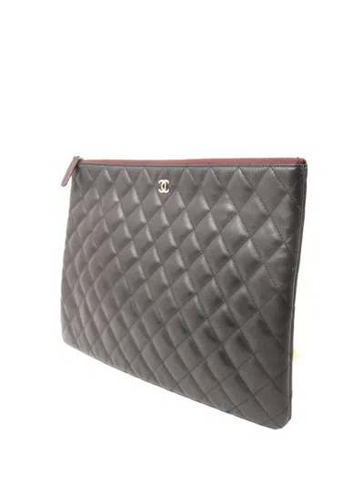 Pre-owned Chanel Cc Quilted Clutch Bag In Black
