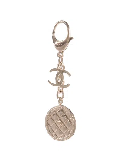 Pre-owned Chanel Cc Quilted Keychain In Gold