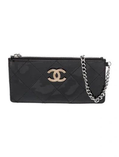 Pre-owned Chanel Cc Quilted Pochette In Black