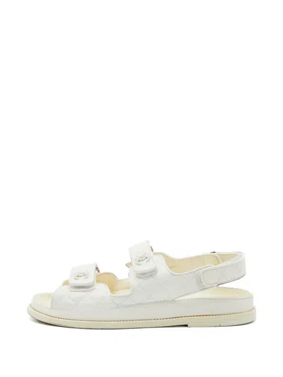 Pre-owned Chanel Cc Quilted Sandals In White