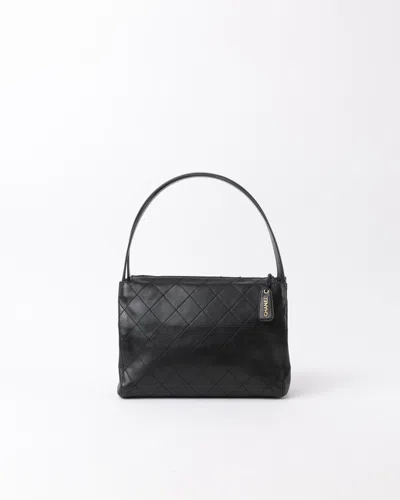 Pre-owned Chanel Cc Quilted Shoulder Bag In Black