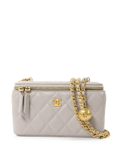 Pre-owned Chanel Cc Quilted Shoulder Bag In Gray