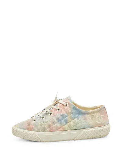 Pre-owned Chanel Cc Quilted Sneakers In White