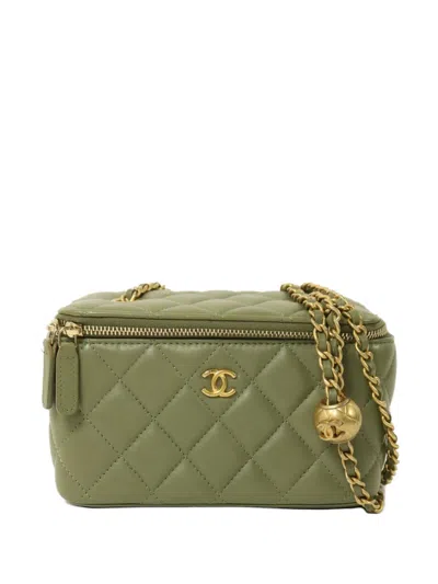 Pre-owned Chanel Cc Quilted Vanity Shoulder Bag In Green