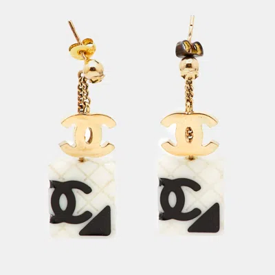 Pre-owned Chanel Cc Resin Gold Tone Earrings