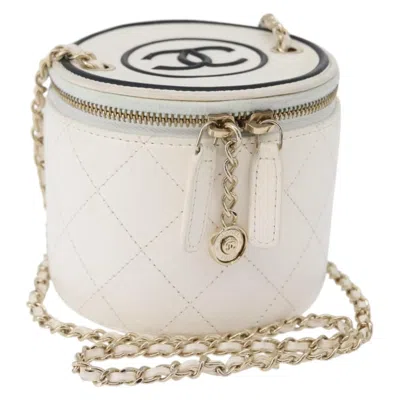 Pre-owned Chanel Cc Round Vanity Case With Chain Quilted Lambskin White Leather Clutche & Pouche Bag (pre-owne