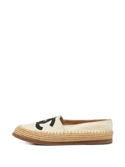 Pre-owned Chanel Cc Round-toe Espadrilles In Neutrals