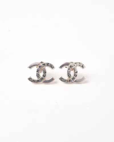 Pre-owned Chanel Cc Silver-toned Earrings