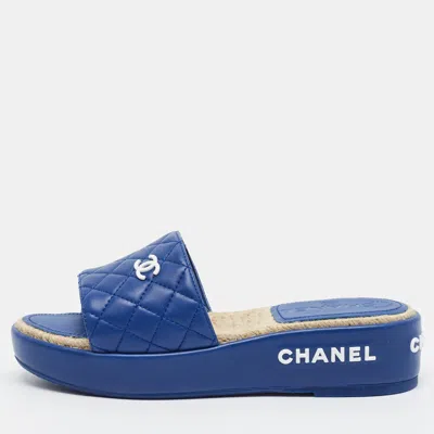 Pre-owned Chanel Cc Size 36 Blue Quilted Leather Slide Sandals