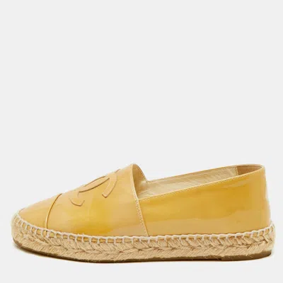 Pre-owned Chanel Cc Size 37 Beige Patent Leather Cap Toe Espadrille Flats In Sand