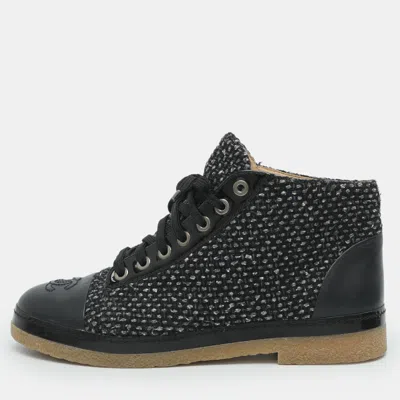 Pre-owned Chanel Cc Size 37 Navy Blue Leather And Tweed Ankle Length Boots