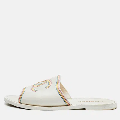 Pre-owned Chanel Cc Size 37 White Leather Rainbow Stitching Flat Slide Sandals