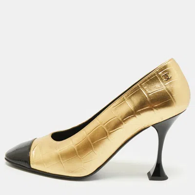 Pre-owned Chanel Cc Size 37.5 Black/gold Croc Embossed Leather Pumps