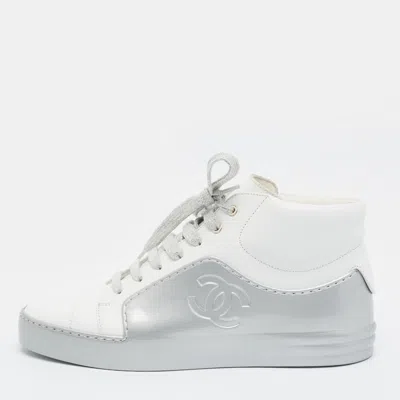 Pre-owned Chanel Cc Size 37.5 White/silver Leather And Rubber High Top Sneakers
