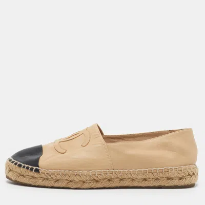 Pre-owned Chanel Cc Size 38 Beige/black Leather Cap Toe Espadrille Flats