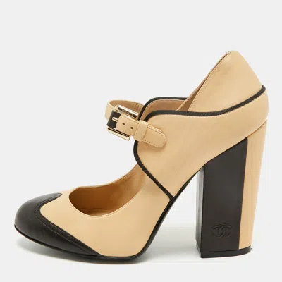 Pre-owned Chanel Cc Size 38 Beige/black Leather Mary Jane Pumps