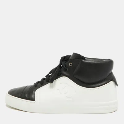 Pre-owned Chanel Cc Size 38 Black/white Leather And Rubber Low Top Sneakers