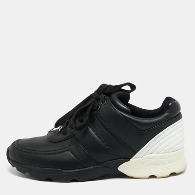 Pre-owned Chanel Cc Size 38 Black/white Leather Lace Up Sneakers