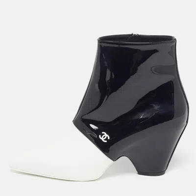 Pre-owned Chanel Cc Size 38 Black/white Patent Leather Ankle Length Boots
