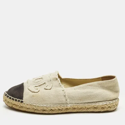 Pre-owned Chanel Cc Size 38 Grey/black Canvas Espadrille Flats In Sand