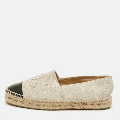 Pre-owned Chanel Cc Size 38 Grey/black Patent And Texture Leather Espadrille Flats In Gray