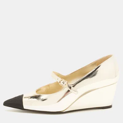 Pre-owned Chanel Cc Size 38 Light Gold/black Canvas And Patent Leather Mary Jane Wedge Pumps
