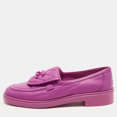Pre-owned Chanel Cc Size 38 Purple Quilted Leather Cc Turnlock Loafers