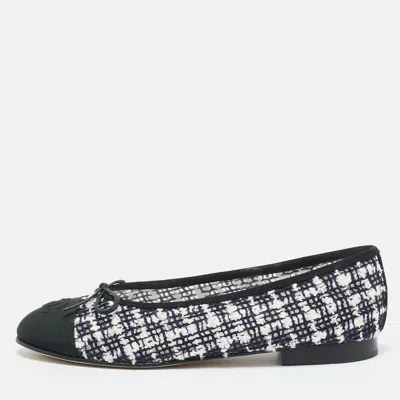 Pre-owned Chanel Cc Size 38.5 Tricolor Canvas And Tweed Bow Cap Toe Ballet Flats In Black