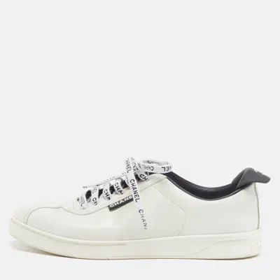 Pre-owned Chanel Cc Size 38.5 White Leather Lace Up Sneakers
