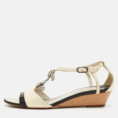 Pre-owned Chanel Cc Size 38.5 White/black Patent Leather Ankle Strap Sandals