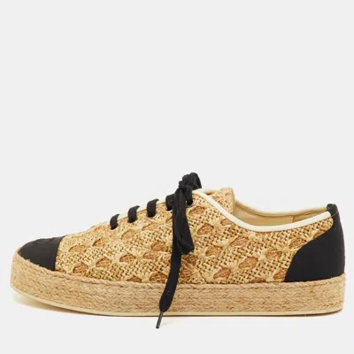Pre-owned Chanel Cc Size 39 Beige Fabric And Raffia Lace Up Espadrilles Sneakers In Sand