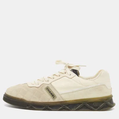 Pre-owned Chanel Cc Size 39 Cream Nylon And Suede Low Top Sneakers In White