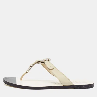 Pre-owned Chanel Cc Size 39 Grey Leather Thong Slides