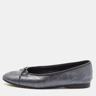 Pre-owned Chanel Cc Size 39 Metallic Grey Leather Bow Ballet Flats In Gray