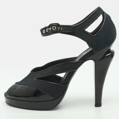 Pre-owned Chanel Cc Size 39 Navy Blue/black Canvas And Patent Leather Pumps