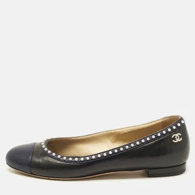 Pre-owned Chanel Cc Size 39.5 Black/navy Blue Leather Faux Pearl Ballet Flats