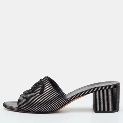 Pre-owned Chanel Cc Size 39.5 Black/silver Suede Striped Interlocking Logo Slide Sandals