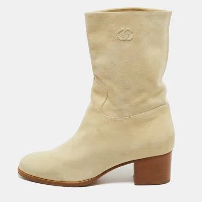 Pre-owned Chanel Cc Size 39.5 Cream Suede Ankle Length Boots In White