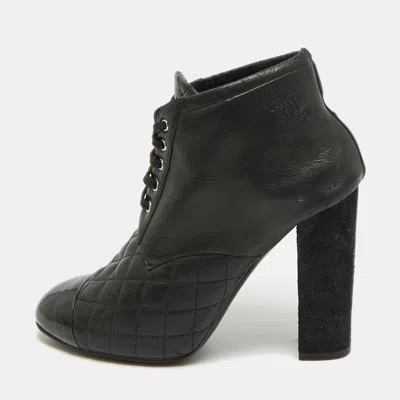 Pre-owned Chanel Cc Size 40 Black Leather And Patent Leather Ankle Length Boots