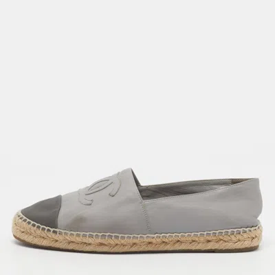 Pre-owned Chanel Cc Size 40 Grey Leather Espadrille Flats