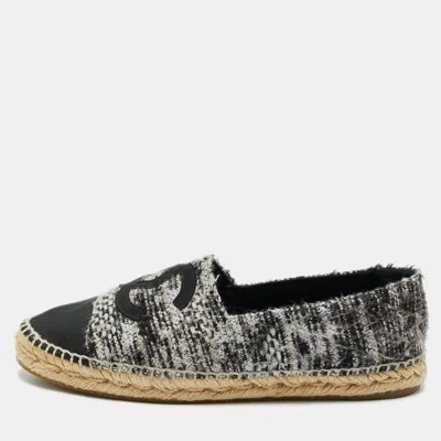 Pre-owned Chanel Cc Size 41 Black/white Canvas And Tweed Cap Toe Espadrille Flats