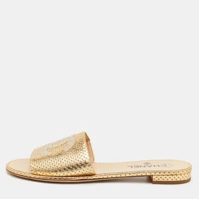 Pre-owned Chanel Cc Size 41 Gold Metallic Leather Perforated Flat Slide Sandals