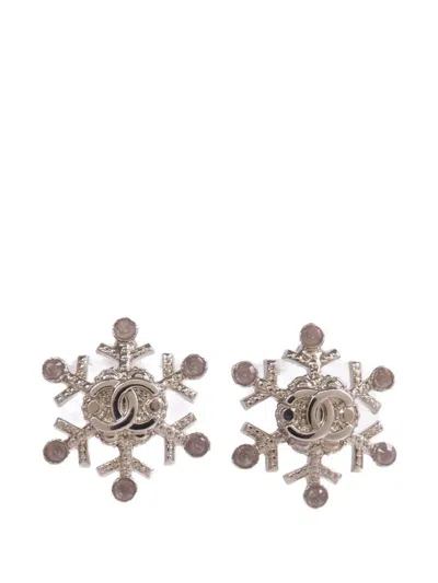 Pre-owned Chanel Cc Snowflake Earrings In Silver