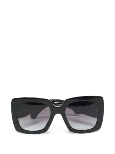 Pre-owned Chanel Cc Square-frame Sunglasses In Black
