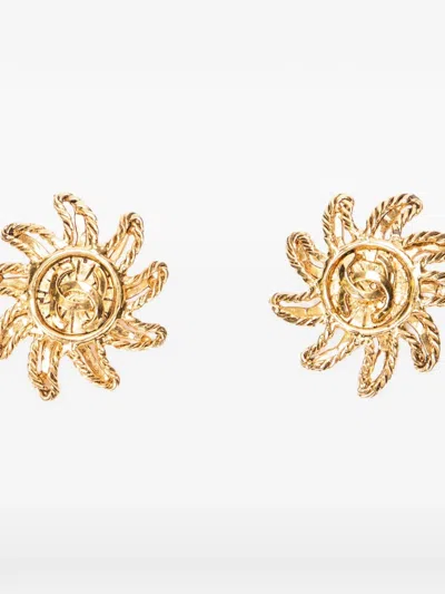 Pre-owned Chanel Cc Sun Clip-on Earrings In Gold